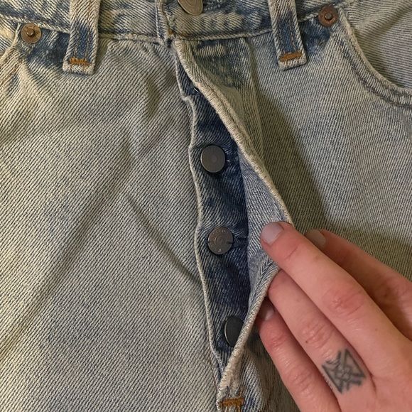 Re/Done denim shorts - Picture 2 of 6